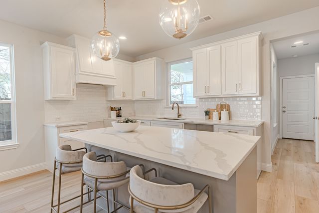 407 Athenia Drive, Fort Worth, TX 76114