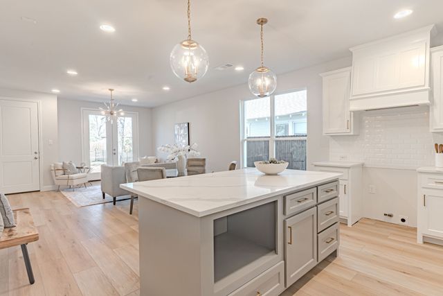 407 Athenia Drive, Fort Worth, TX 76114