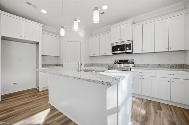 632 Day St, Hampton, VA 23661