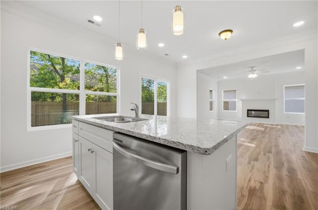 632 Day St, Hampton, VA 23661