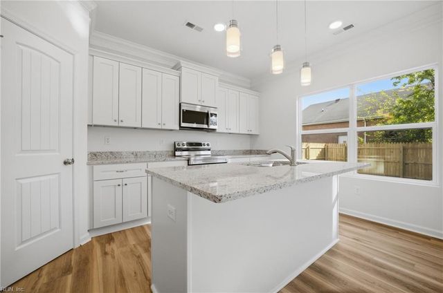 632 Day St, Hampton, VA 23661