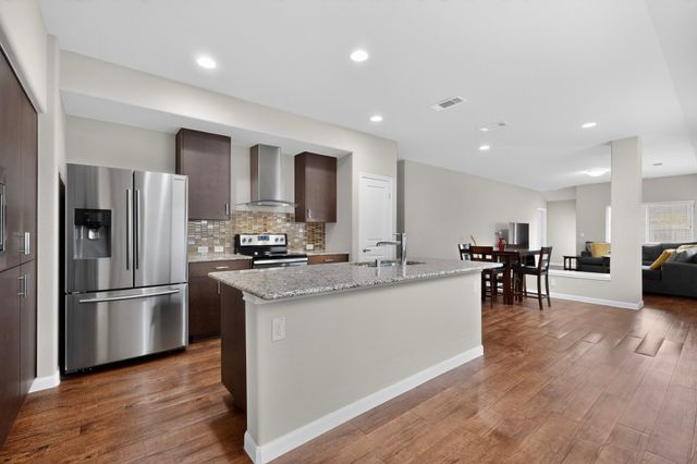 2013 Windsong Drive, Heartland, TX 75126