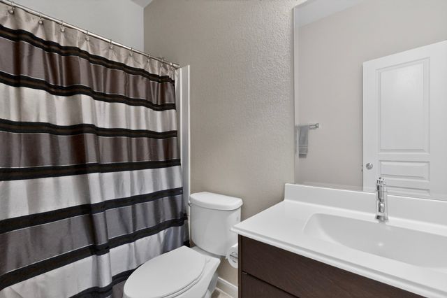 2013 Windsong Drive, Heartland, TX 75126