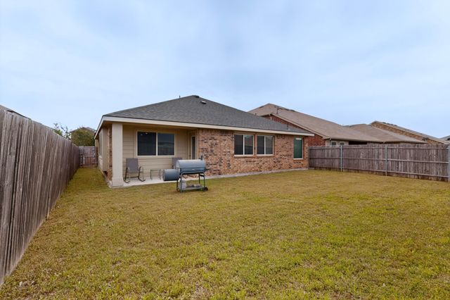 2013 Windsong Drive, Heartland, TX 75126