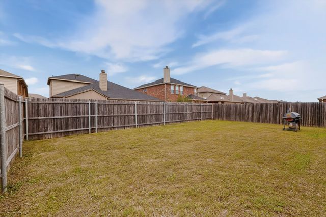 2013 Windsong Drive, Heartland, TX 75126