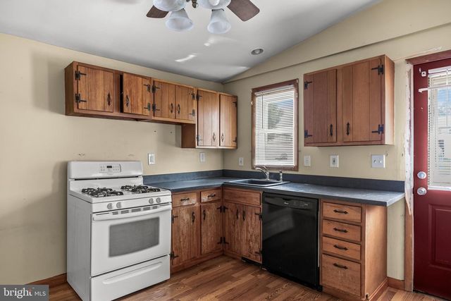 8260 BALFOUR RD, Pennsauken, NJ 08110