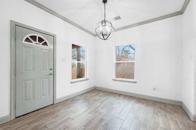 4801 Shackleford Street, Fort Worth, TX 76119