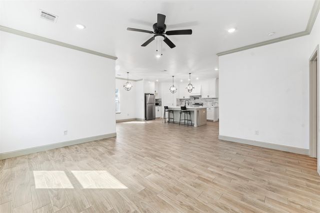 4801 Shackleford Street, Fort Worth, TX 76119