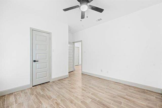 4801 Shackleford Street, Fort Worth, TX 76119