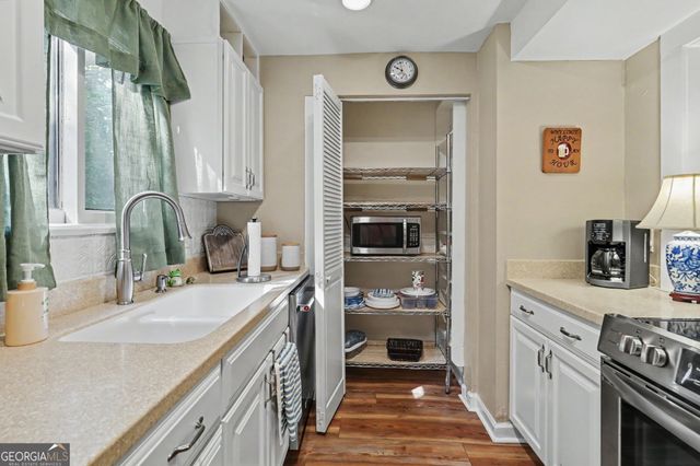 227 Shakespeare Drive 302, Clayton, GA 30525