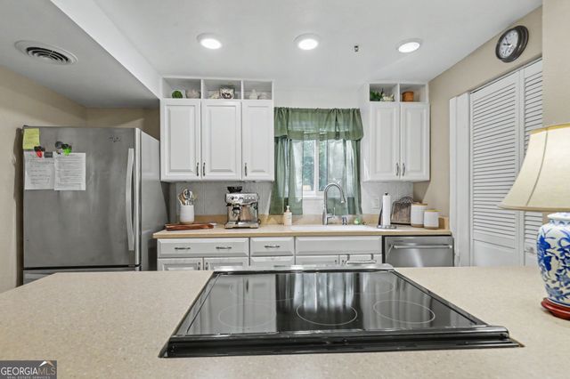 227 Shakespeare Drive 302, Clayton, GA 30525