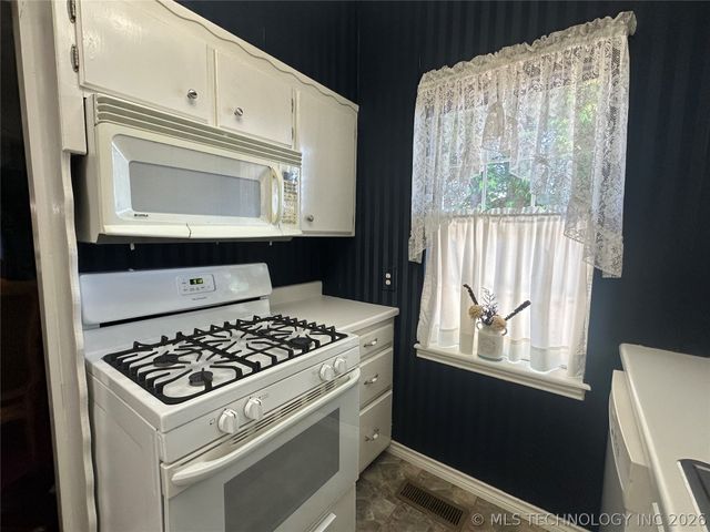 507 S 6th Street, Morris, OK 74445
