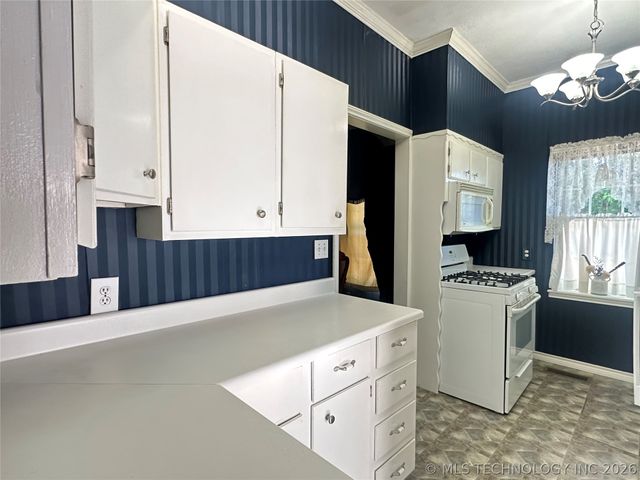 507 S 6th Street, Morris, OK 74445