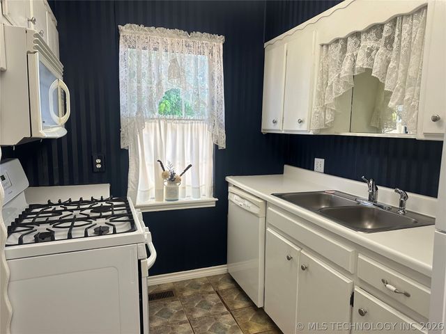 507 S 6th Street, Morris, OK 74445
