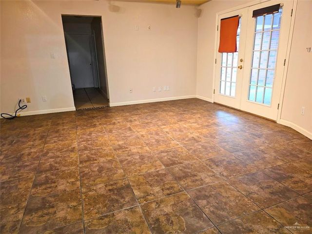 101 E Warbler Avenue, Mcallen, TX 78504