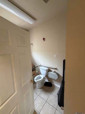 420 N Acadian Thwy, Baton Rouge, LA 70806