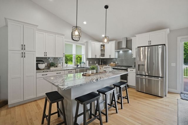 75 Kendall St, Granby, MA 01033