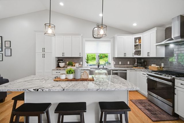 75 Kendall St, Granby, MA 01033