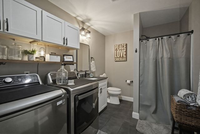 75 Kendall St, Granby, MA 01033