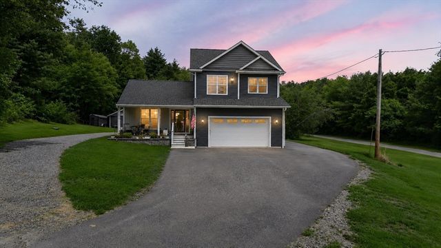 75 Kendall St, Granby, MA 01033