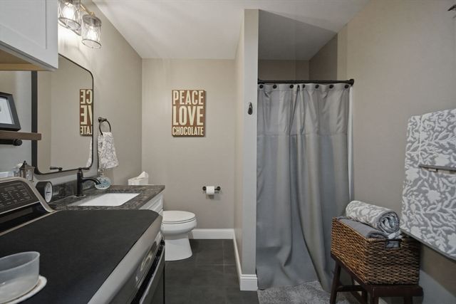 75 Kendall St, Granby, MA 01033