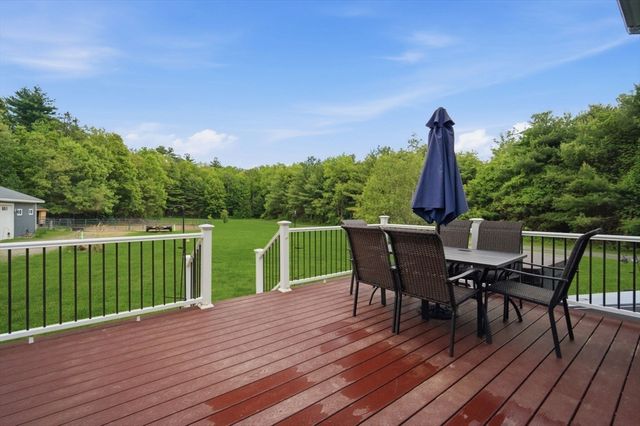 75 Kendall St, Granby, MA 01033