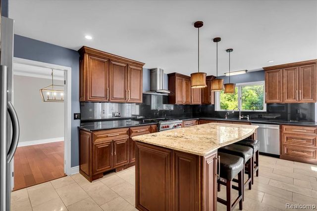 4158 Cherrywood Drive, Troy, MI 48098