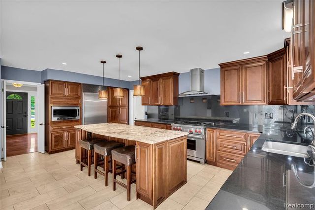 4158 Cherrywood Drive, Troy, MI 48098
