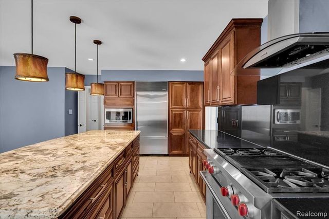 4158 Cherrywood Drive, Troy, MI 48098