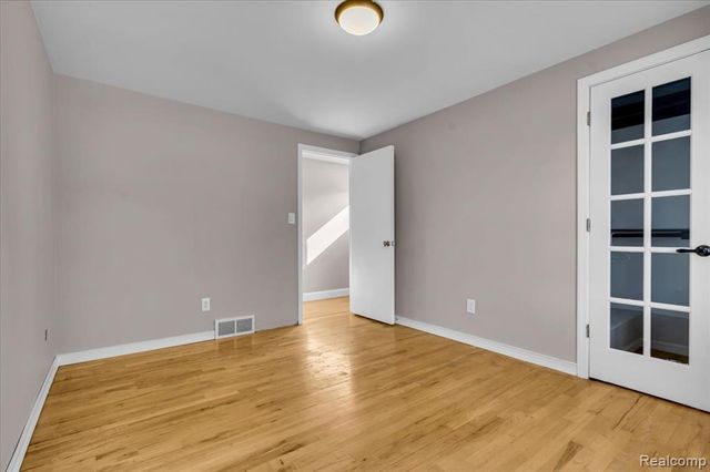 4158 Cherrywood Drive, Troy, MI 48098
