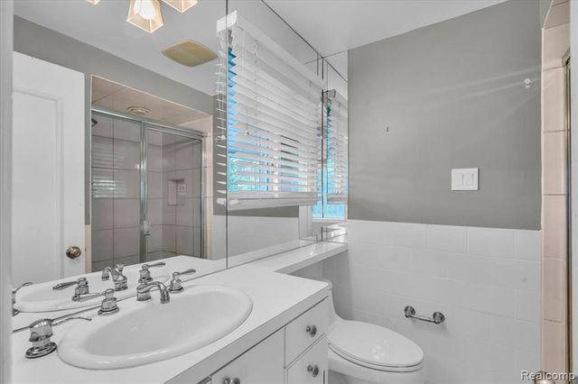 4158 Cherrywood Drive, Troy, MI 48098