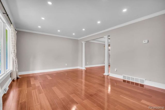4158 Cherrywood Drive, Troy, MI 48098