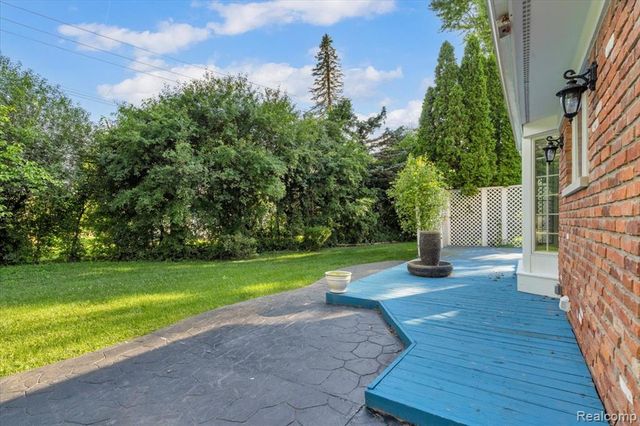 4158 Cherrywood Drive, Troy, MI 48098