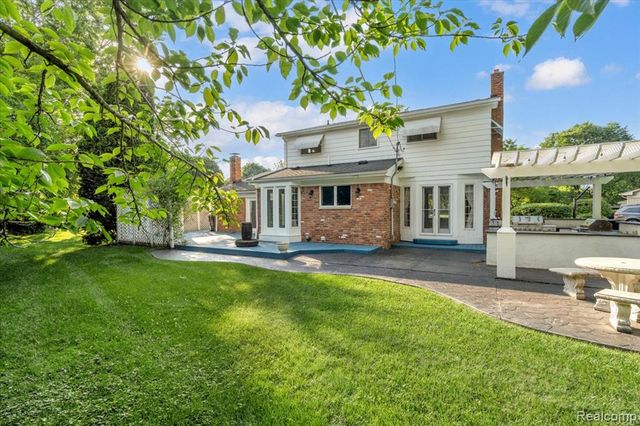 4158 Cherrywood Drive, Troy, MI 48098