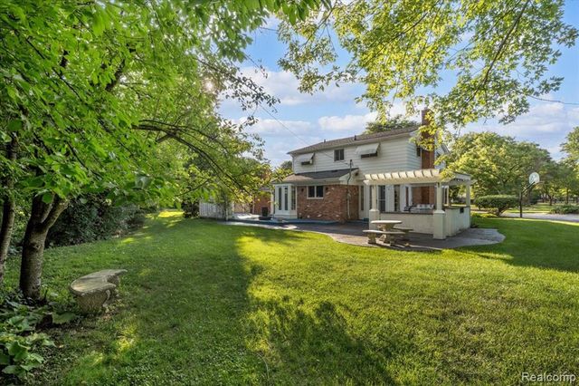 4158 Cherrywood Drive, Troy, MI 48098