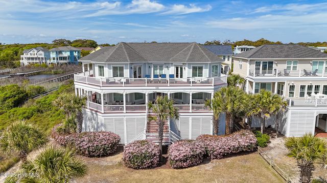 121 SE 67th Street, Oak Island, NC 28465