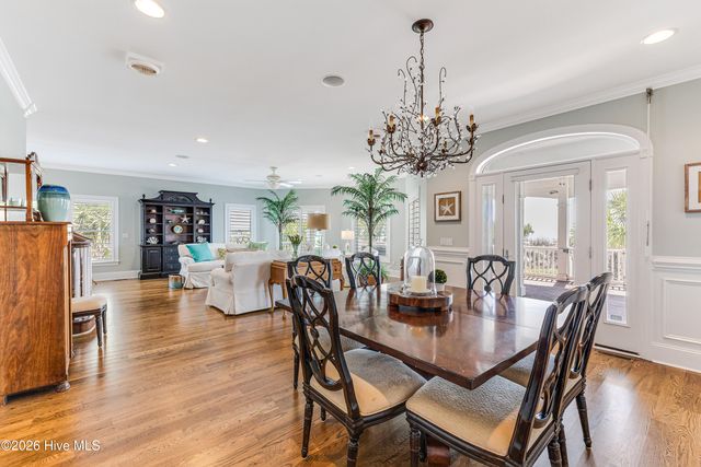 121 SE 67th Street, Oak Island, NC 28465