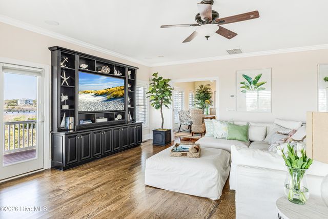 121 SE 67th Street, Oak Island, NC 28465