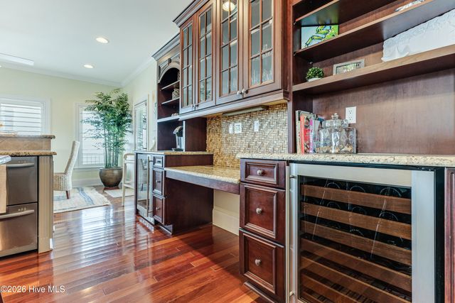 121 SE 67th Street, Oak Island, NC 28465