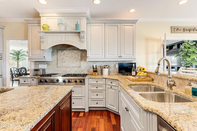 121 SE 67th Street, Oak Island, NC 28465