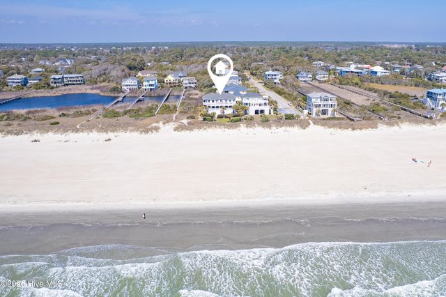 121 SE 67th Street, Oak Island, NC 28465