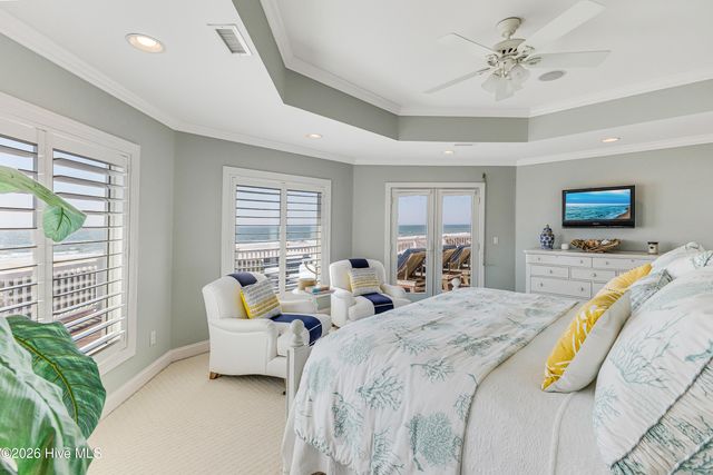 121 SE 67th Street, Oak Island, NC 28465