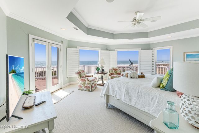 121 SE 67th Street, Oak Island, NC 28465