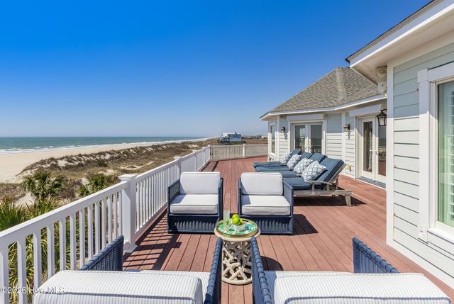 121 SE 67th Street, Oak Island, NC 28465