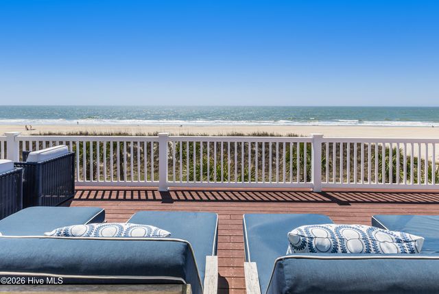 121 SE 67th Street, Oak Island, NC 28465