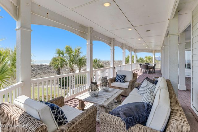 121 SE 67th Street, Oak Island, NC 28465