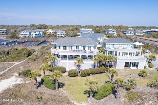 121 SE 67th Street, Oak Island, NC 28465