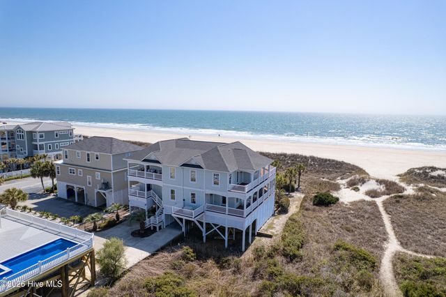121 SE 67th Street, Oak Island, NC 28465