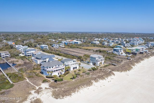 121 SE 67th Street, Oak Island, NC 28465