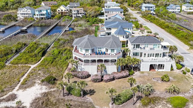 121 SE 67th Street, Oak Island, NC 28465